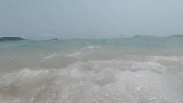 Fale Płynęły Plaży — Wideo stockowe