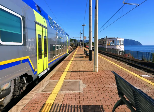 Stazione ferroviaria di Genova Nervi . — Foto Stock