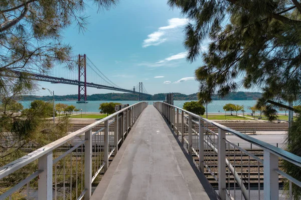 Ponte Abril Vue Depuis Une Passerelle Piétonne — Photo