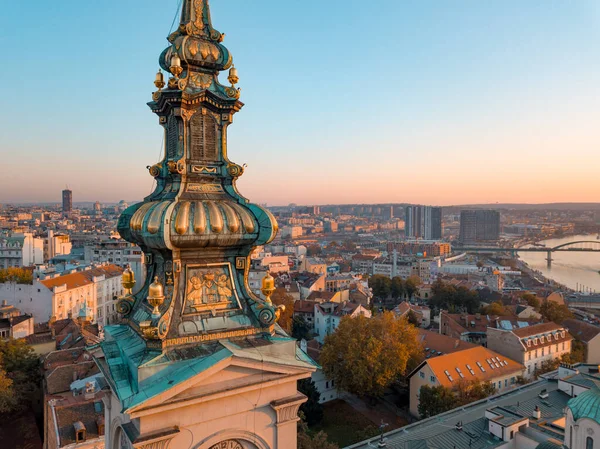 Drone Uitzicht Saborna Crkva Kathedraal Tijdens Zonsondergang Met Belgrado Centrum — Stockfoto