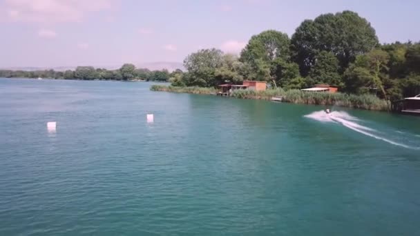 Hombre Mediana Edad Montando Una Moto Acuática Círculos Río Montenegro — Vídeos de Stock