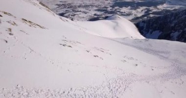 Savin kuk dağının zirvesinden ve etrafındaki güzellikten drone görüntüsü