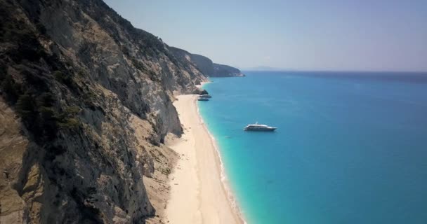 Drone Widok Plażę Egremni Wyspie Lefkada Okolicznych Klifach — Wideo stockowe