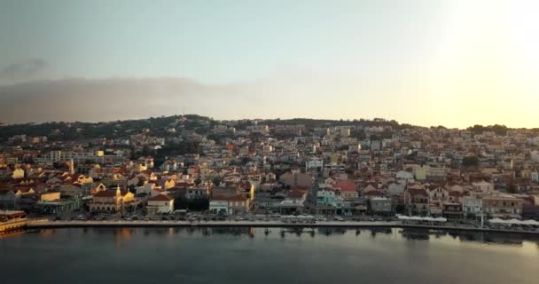 Luftaufnahme Einer Kleinen Stadt Argostoli Kefalonia — Stockvideo