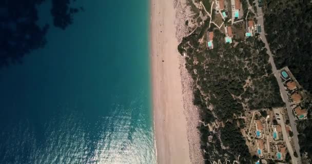 希腊Lefkada岛上Milos海滩的正上方 — 图库视频影像