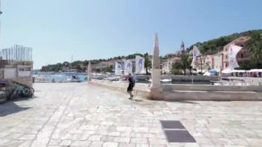 Eski kasaba Hvar 'ın ana meydanında hiper kayma var.