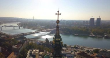 İnsansız hava aracı açısından eski katedral ve Belgrad limanı