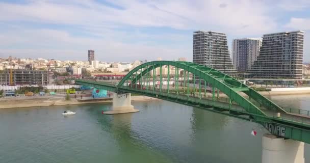 Drone Tiro Del Viejo Puente Ferroviario Frente Mar Belgrado — Vídeos de Stock