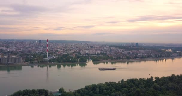 Drone Vista Del Río Danubio Buque Carga Que Pasa — Vídeos de Stock