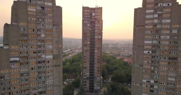 Drohnenblick Auf Die Wolkenkratzer East Gate Belgrad — Stockvideo