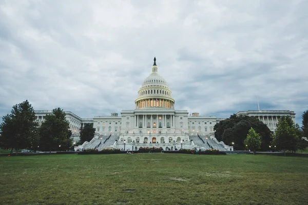 Capitolio Los Estados Unidos Washington Durante Atardecer Día Nublado — Foto de Stock