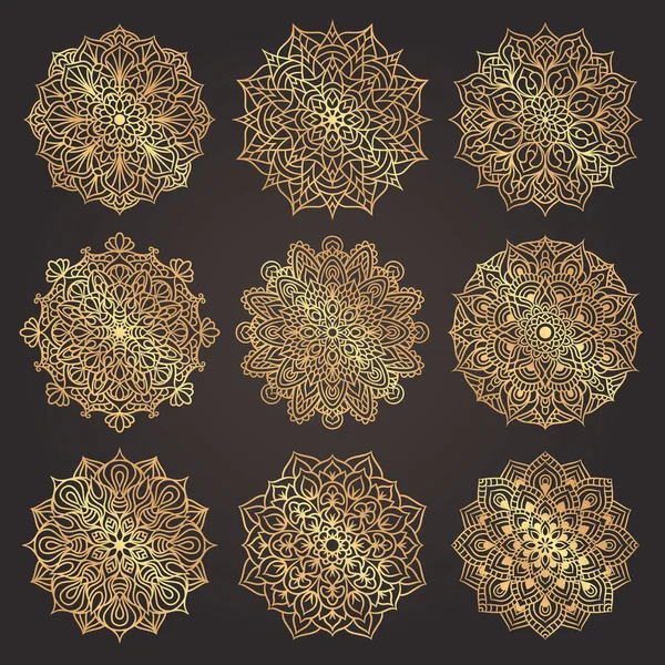 Lüks altın mandala süs deseni seti. Doğu tarzında klasik dekoratif desen