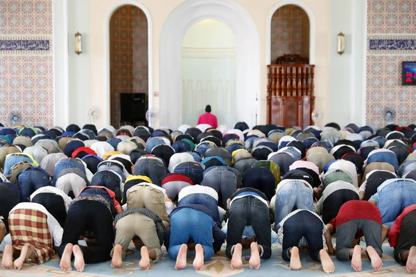 Masjid Serkal Orang Muslim Berdoa Untuk Shalat Jumat Phnom Penh — Stok Foto