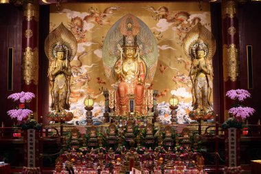 Çin Mahallesi 'ndeki Buda Dişi Kalıntısı Tapınağı. Buda Maitreya - Geleceğin Bouddha 'sı. Singapur.