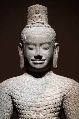 Asya Medeniyetler Müzesi. Angkor. Kamboçya 'nın kutsal şehrini keşfediyorum. Kozmik yayılan Lokeshvara. Kamboçya, 12. yüzyıl. Kum taşı. Singapur. 