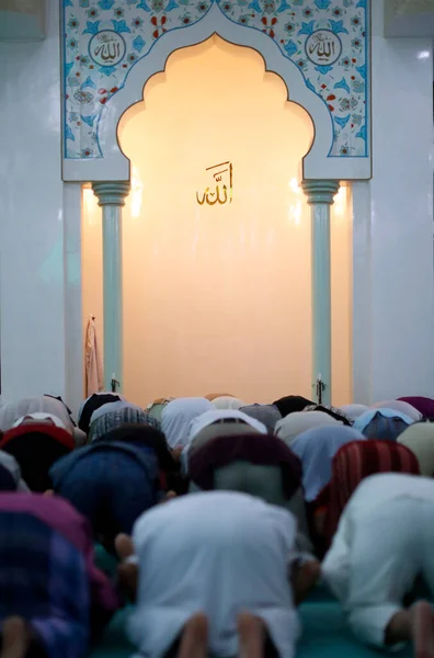 Masjid Rahim Moskén Fredagens Bön Salat Muslimska Män Ber Chi — Stockfoto