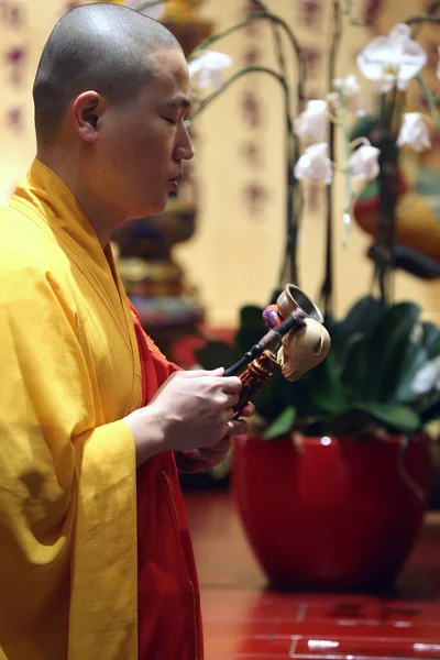 Budda Zębowa Świątynia Relikwii Chinatown Buddyjska Ceremonia Singapur — Zdjęcie stockowe