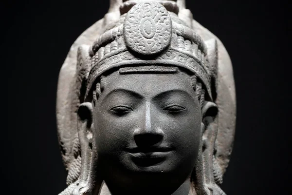 亚洲文明博物馆 探索柬埔寨的圣城 菩萨瓦Avalokitehvara湄公河三角洲7世纪中叶或8世纪初 新加坡 — 图库照片