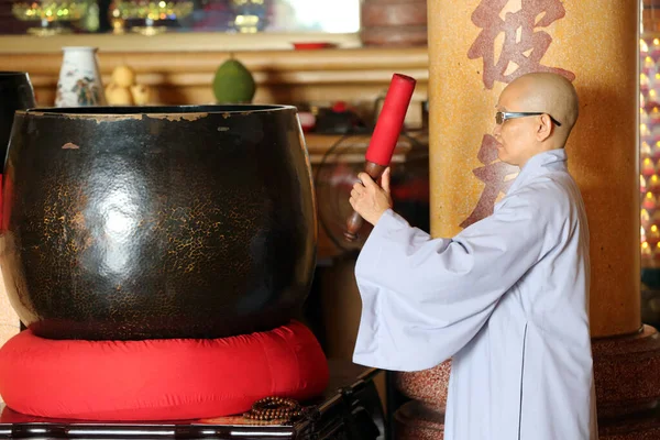 Quan Templo Tat Pagode Avalokitesvara Bodhisattva Freira Budista Vietnamita Usando — Fotografia de Stock