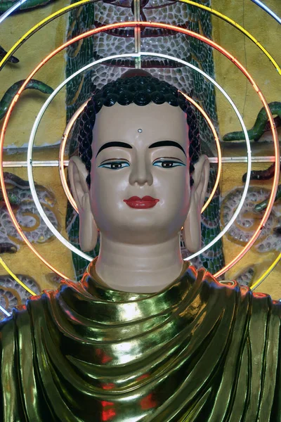 Klasztor Buddyjski Van Hanh Zen Posąg Buddy Neonowymi Kręgami Jestem — Zdjęcie stockowe