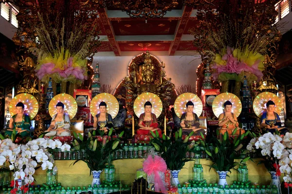 Chua Vinh Nghiem Pagoda Budista Altar Con Estatuas Buda Ciudad — Foto de Stock