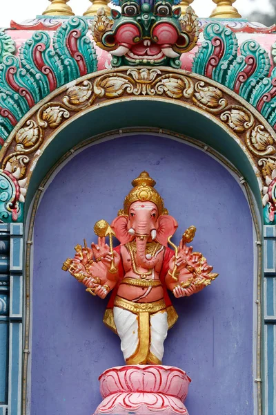 Hinduska Świątynia Sanktuarium Jaskiń Batu Ganesha Lub Ganapati Słoń Kierował — Zdjęcie stockowe