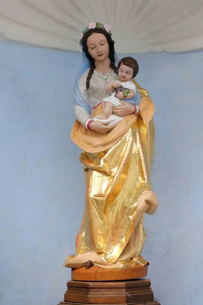 Restauración Iglesia Barroca Saint Gervais Estatua Virgen Niño Después Renovación —  Fotos de Stock