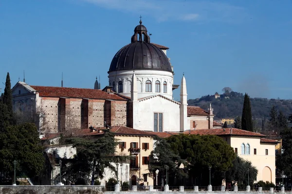Сан Джорджо Католицькій Церкві Брейда Вероно Італія — стокове фото