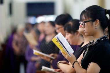 Gia Dinh Kilisesi. Kutsal hafta. Katolik ayini. İyi cumalar. Ho Chi Minh Şehri. Vietnam. 