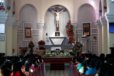 Aziz Nicholas Katedrali Dalat. Pazar katolik ayini. Dalat. Vietnam. 