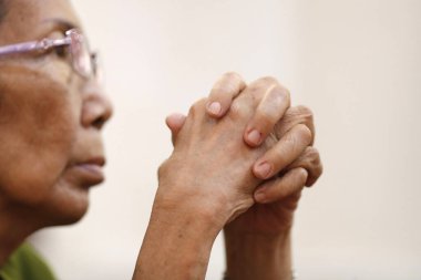 Katolik ayini. Tanrı 'nın duası aynı zamanda Babamız' ı da çağırır. Bu Nghe Kilisesi. Ho Chi Minh Şehri. Vietnam. 