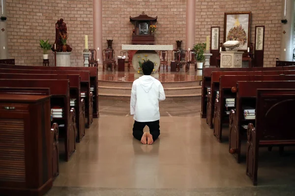 Abadía Cisterciense Nuestra Señora Monje Rezando Iglesia Vietnam —  Fotos de Stock