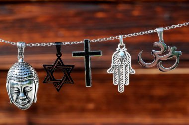 Dini semboller. Hıristiyanlık, İslam, Yahudilik, Budizm ve Hinduizm. Dinler arası diyalog. 