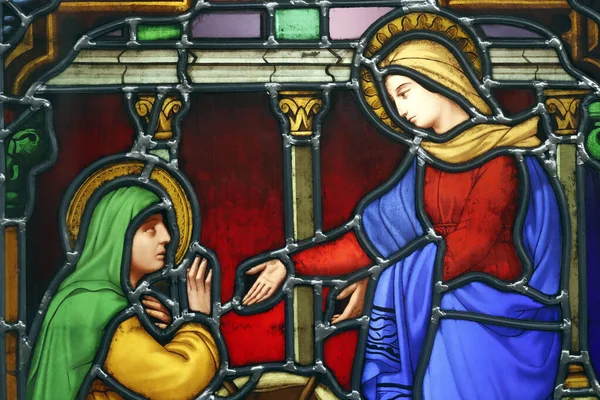 ノートルダム 私たちの女性 Aix Les Bains教会 ステンドグラスの窓 聖母マリアの訪問は ルカの福音書に記録されているように エリザベスとマリアの訪問です エイクス — ストック写真