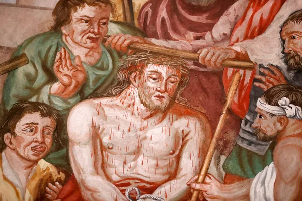 ノートルダム コルドン教会 フレスコ画 キリストへの情熱 イエスはむち打たれ とげで戴冠されます フランス — ストック写真
