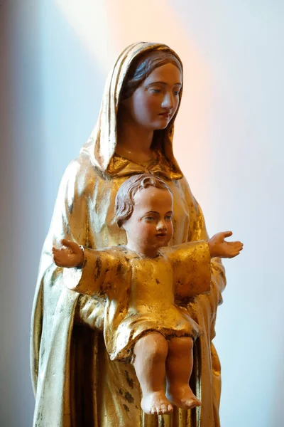 Vorhin Maria Posąg Dziecka Kościele — Zdjęcie stockowe