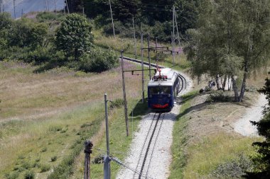 Fransız Alpleri. Mont Blanc Tramvayı (TMB) Fransa 'nın en yüksek demiryolu hattıdır..