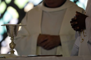  Notre Dame de Plaimpalais Kilisesi. Katolik ayini. Ayin kutlaması. Fransa. 