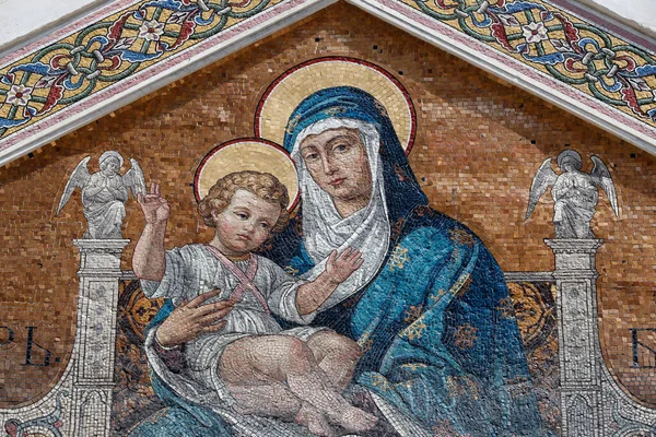 Mosaico Virgem Maria Menino Fachada Igreja Ortodoxa Saint Spyridon Trieste — Fotografia de Stock