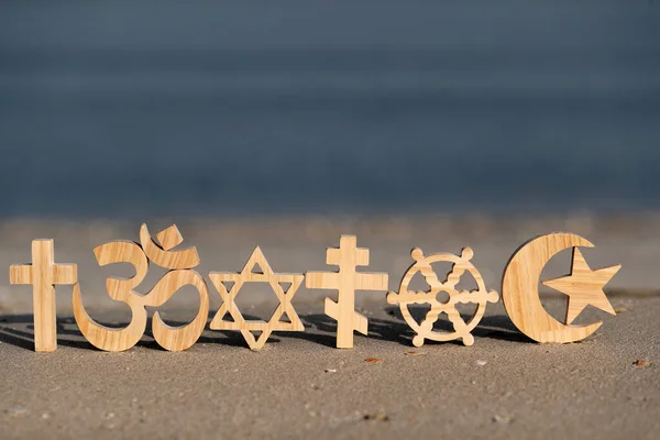 Religious Symbols Sand Christianity Islam Judaism Orthodoxy Buddhism Hinduism Interreligious — Stock Photo, Image