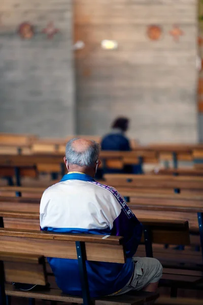 Iglesia San Luis Novela Senior Rezando Annecy Francia —  Fotos de Stock