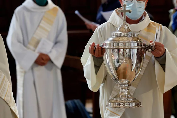 Iglesia San Mauricio Jueves Santo Misa Crismal Aceites Sagrados Utilizados —  Fotos de Stock