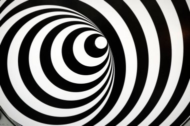 İllüzyonlar müzesi. Turntable 'lar. Dubai 'de. Birleşik Arap Emirlikleri.