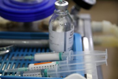 Afrika hastanesi. Ameliyathanede. Anestezi ekipmanları. Benin.. 