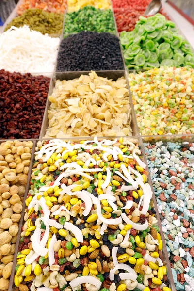 Arabische Noten Zaden Gedroogd Fruit Tentoongesteld Een Winkel Kruidensouk Deira — Stockfoto