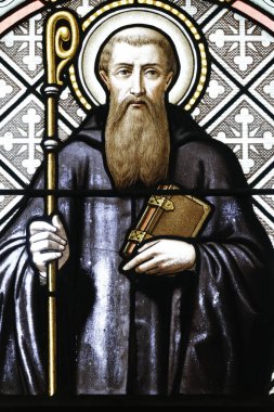 Varsayım kilisesi. Lekeli cam. Jumieges 'li Aziz Philibert. Lessard en Bresse 'de. Fransa.