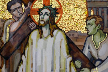 Haçın yolu. 2. İstasyon: İsa haçını aldı. Annecy. Fransa.