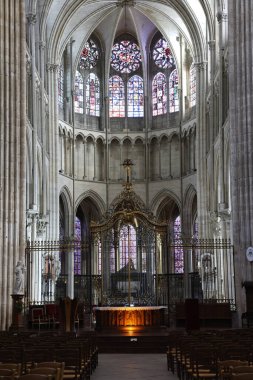 Saint Stephan 'a adanmış Auxerre katedrali. Koro, Gotik mimarinin 13. yüzyılın ilk yarısından bir başyapıtıdır. Auxerre. Fransa.