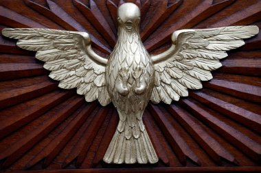 Kutsal Ruh 'u temsil eden barış güvercini. Varşova. Polonya.