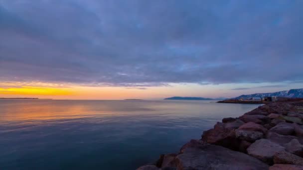 Νερό δίπλα στον ωκεανό — Αρχείο Βίντεο